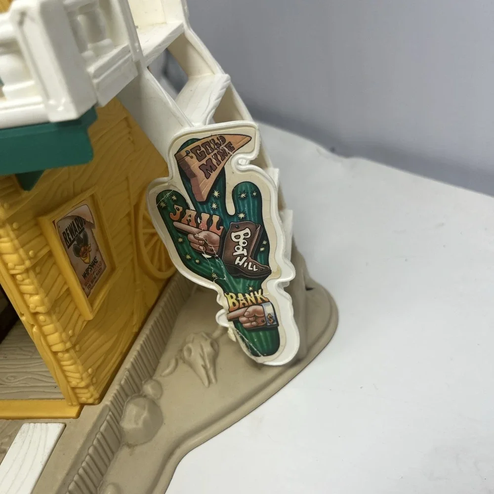 Fisher Price Great Adventures Cowboy Wild Western Stagecoach Town Cannon Figures